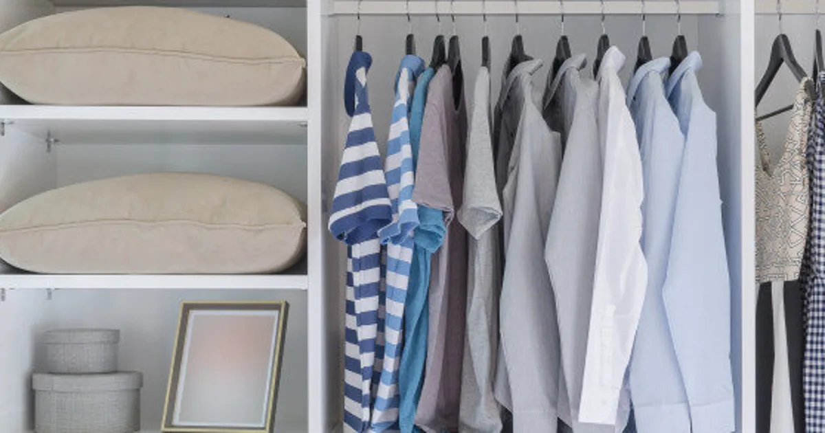 how to build a capsule wardrobe using a simple neutral colour palette for everyday wear.