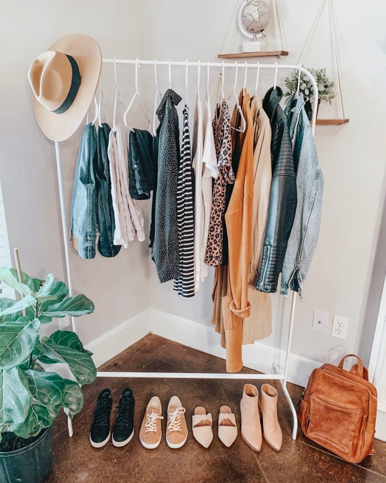 how to create a timeless wardrobe with proper wardrobe organisation and clutter-free clothing storage.